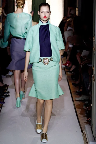Look 4